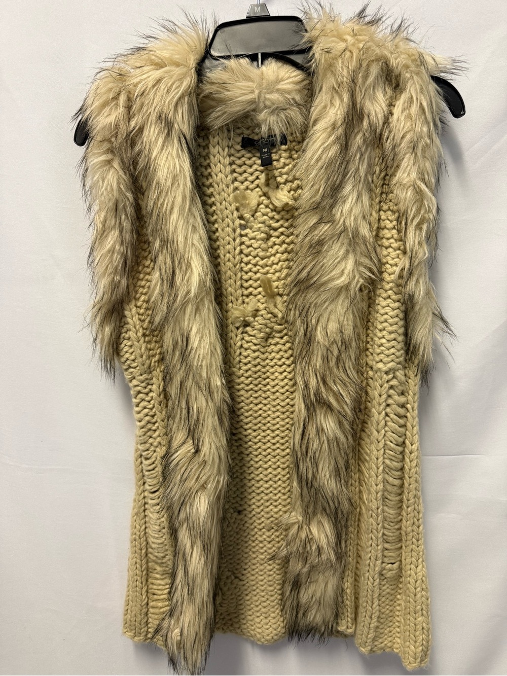 Jessica Simpson women’s chunky cable knit vest